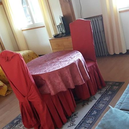 Hotel Le Chalet Sembadel Eksteriør bilde