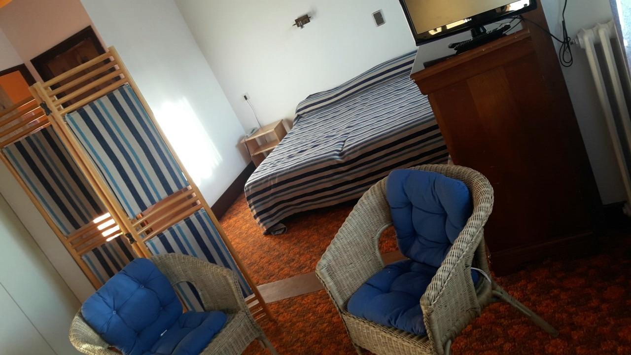 Hotel Le Chalet Sembadel Eksteriør bilde