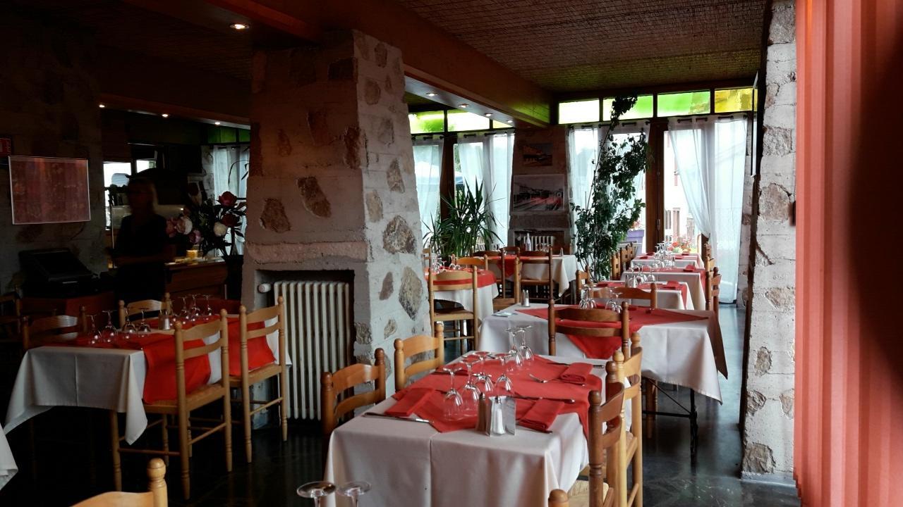 Hotel Le Chalet Sembadel Eksteriør bilde